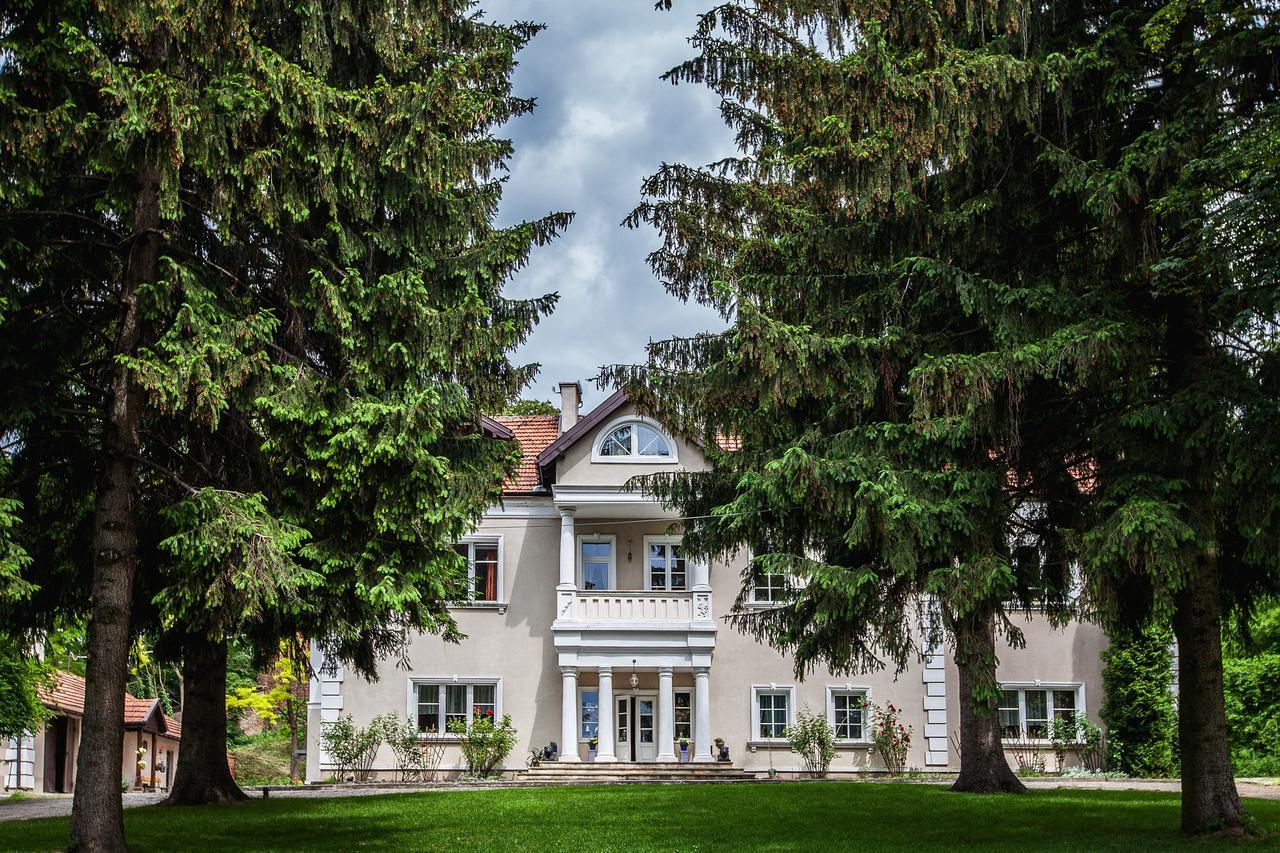 Dwor W Odonowie Exterior foto