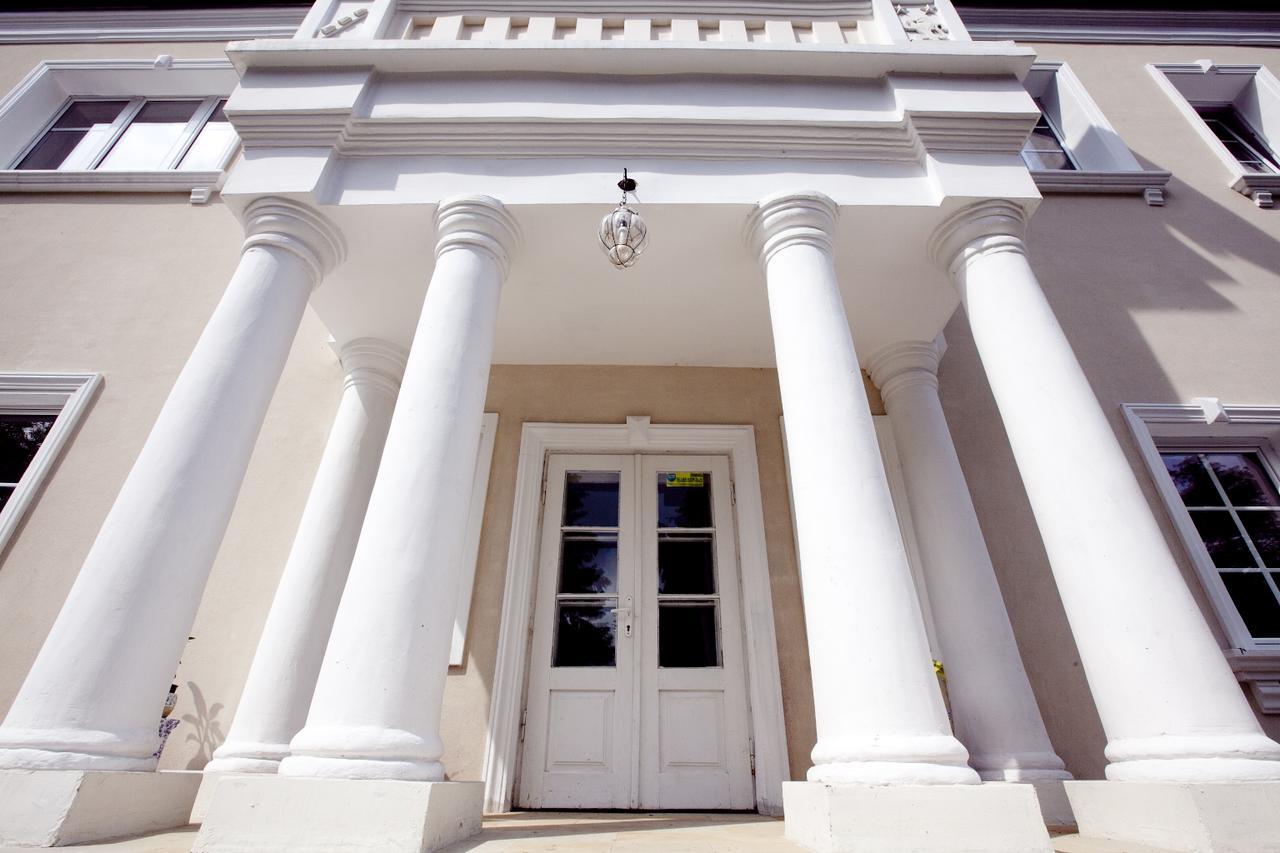 Dwor W Odonowie Exterior foto